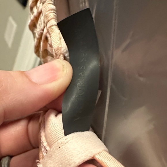 victoria secret Gold Shell Bombshell push up bathing suit top size 32B - Picture 2 of 11